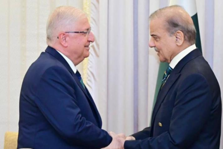 Milli Savunma Bakanı Güler, Pakistan Başbakanı Şerif ile görüştü
