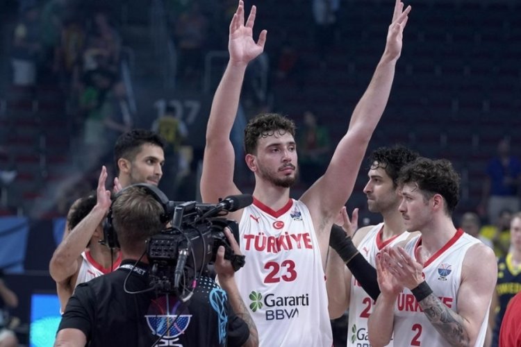 12 dev adamın yarı finalde rakibi Yunanistan oldu...