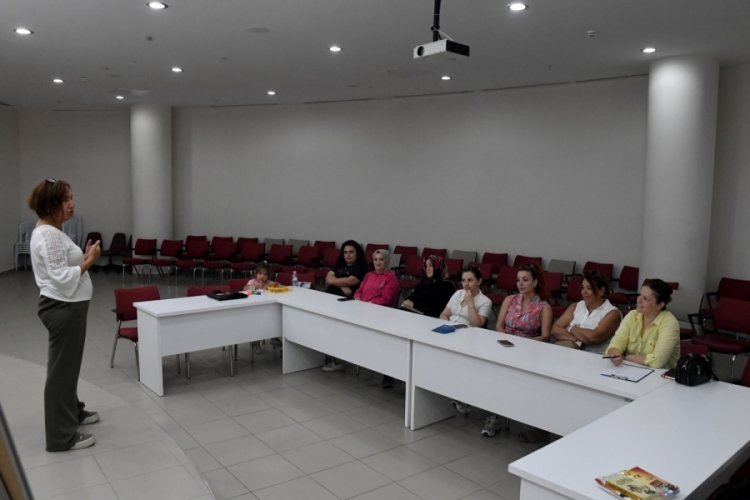 Osmangazi Belediyesi'nden velilere özel kitap atölyesi