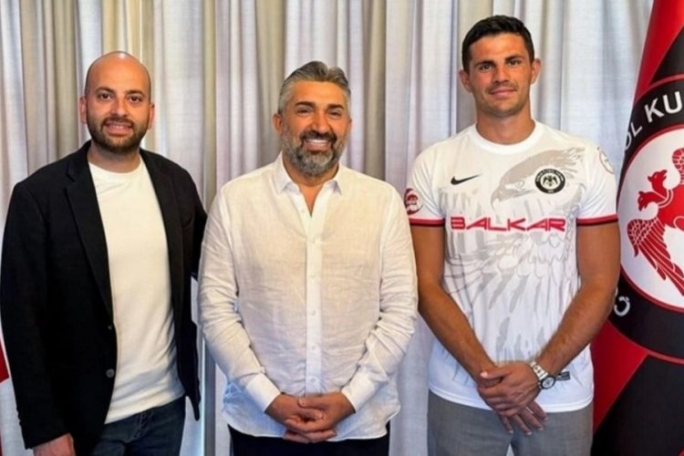 Süper Lig'i bıraktı Çorum FK'ya imzayı attı