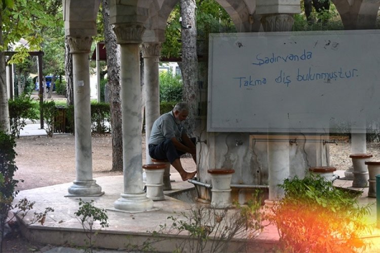 Camide cemaatin gündemi oldu! "Ben böyle bir olay görmedim"
