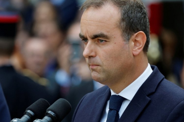 Fransa'nın yeni Başbakan göreve başladı