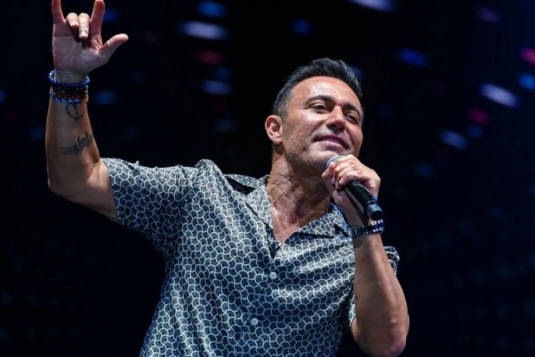 Mustafa Sandal konserde reji çalışanına hakaret etti