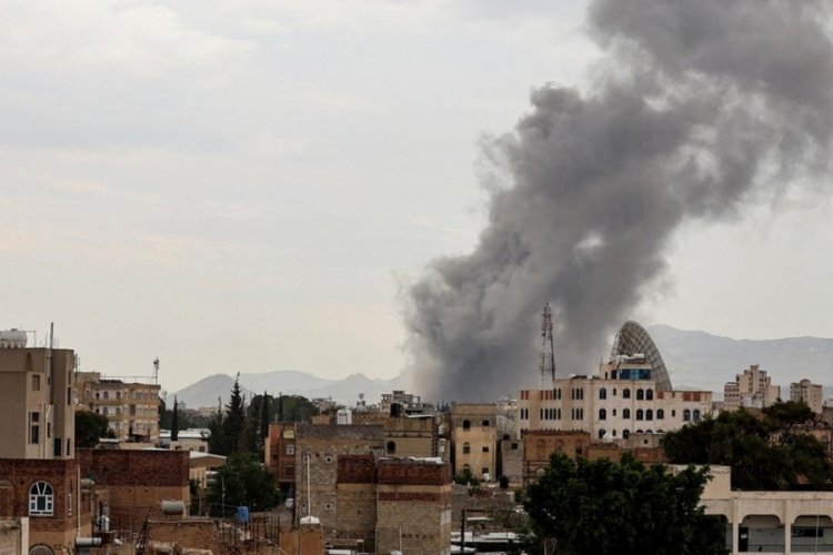 Yemen'deki Husiler: İsrail'in Sana'ya saldırılarının büyük bir kısmını engelledik