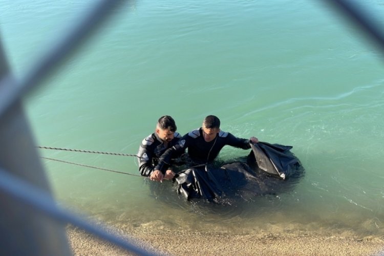 Sulama kanalına düşen kişiyi kurtarmak için 2 kişi suya atladı; 1 ölü