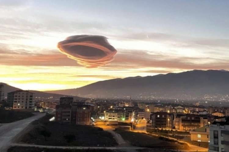 Bursa'nın semalarında gökyüzü uyarısı! Merak uyandırdı...