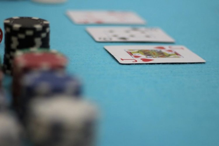 Gemide kumar oynadı, borcu ödememek için gemiden atladı