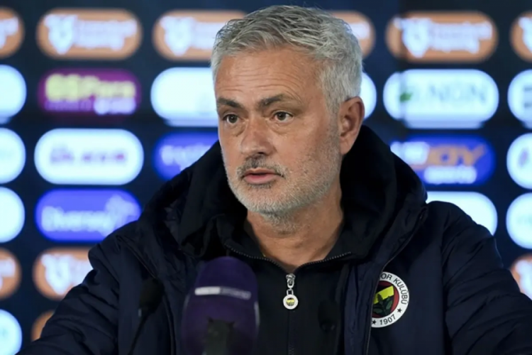 Bunu hiç beklemiyordu! Fener'den kovulan Mourinho hayatının şokunu yaşadı