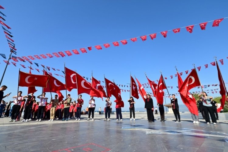 Gemlik'in Kurtuluşunun 103. yılı coşkuyla kutlanıyor 