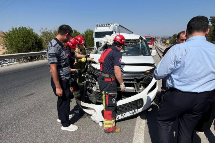 Balıkesir'de çift taraflı trafik kazası; 1 yaralı