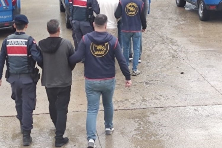 Bolu'da 'çocuğa cinsel istismar' ve 'dolandırıcılıktan' aranan 2 kişi yakalandı