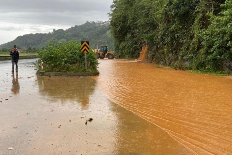 Rize'de yağışlar dere yataklarında su yükselmesine yol açabilir 