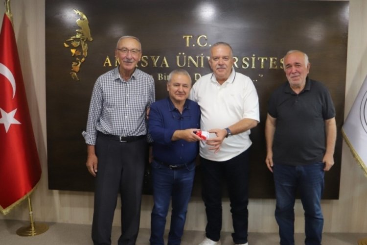 65 yaşında üniversiteli oldu 