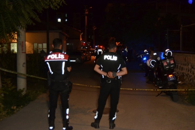 Daha yaşı 19! Annesi, kardeşi ve komşusunu vurdu...
