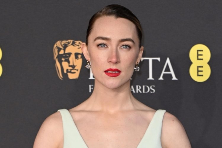 Ünlü oyuncu Saoirse Ronan anne oldu