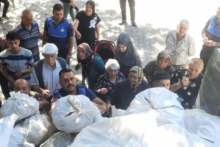 Vatandaşlara ücretsiz patates dağıtıldı