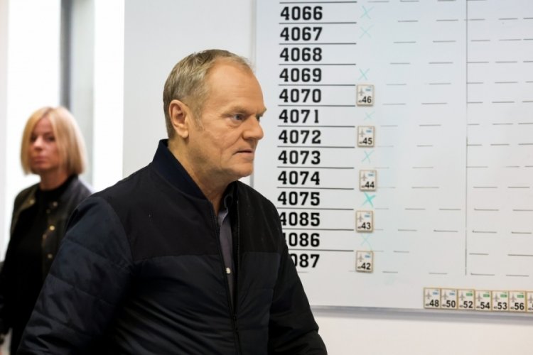 Polonya Başbakanı Tusk'un şahsi aracı çalındı