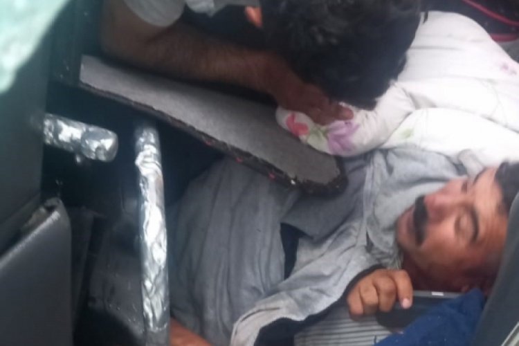 Koyun yüklü tır devrildi: Can pazarı yaşandı