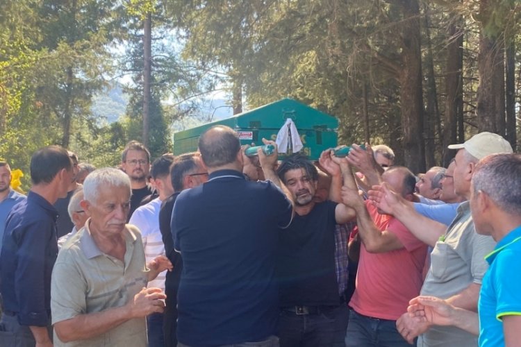 Öğretmen babanın en ağır yükü: Oğlunun tabutunu bir an olsun bırakmadı