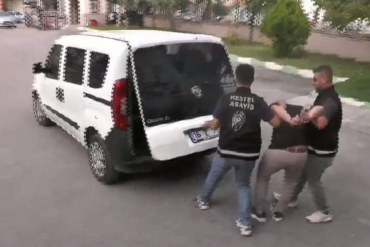 Bursa'da 19 yıl hapis cezasıyla aranan firari suçlu trafikte yakalandı