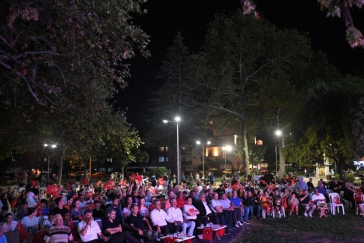 Osmangazi Belediyesi milli heyecanı meydanlara taşıdı 