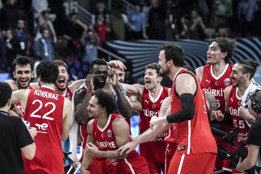 Kalpler 12 Dev Adam için atacak! İşte Türkiye - Almanya final maçı tarihi, saati ve yayıncı kanalı...