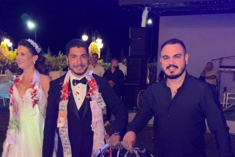  Düğünde gelin ve damada jant hediye edildi