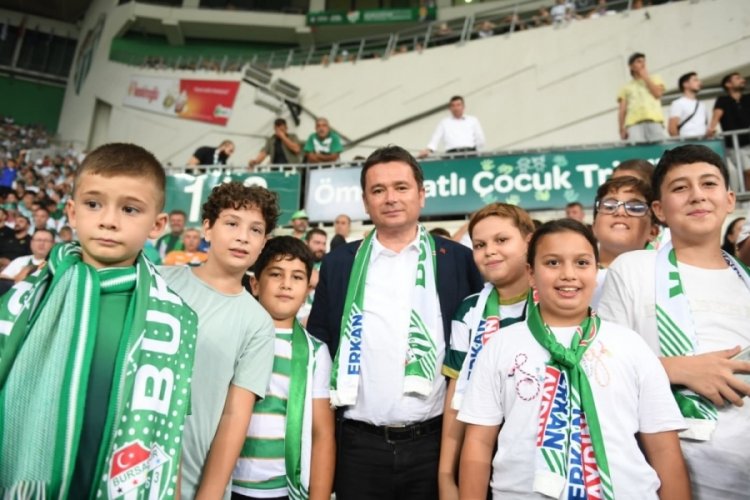 Başkan Aydın &ccedil;ocukları Bursaspor ma&ccedil;ına g&ouml;t&uuml;rd&uuml;