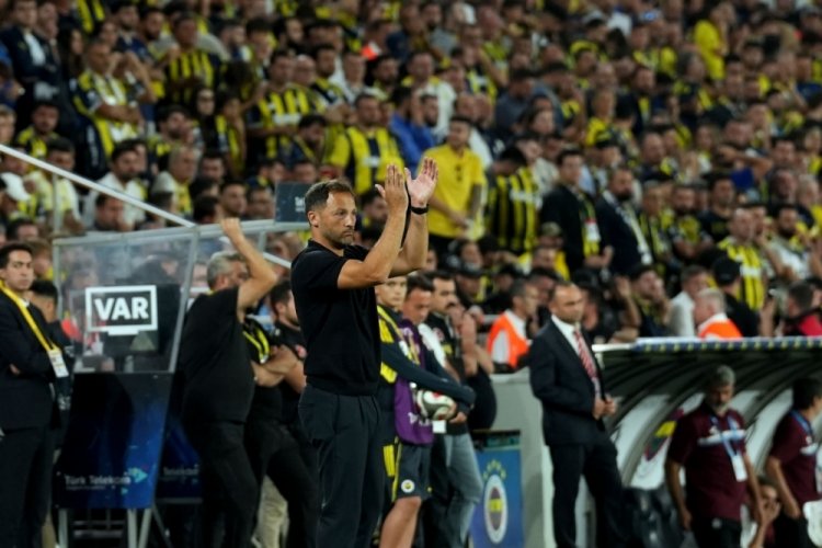 Domenico Tedesco, galibiyetle başladı