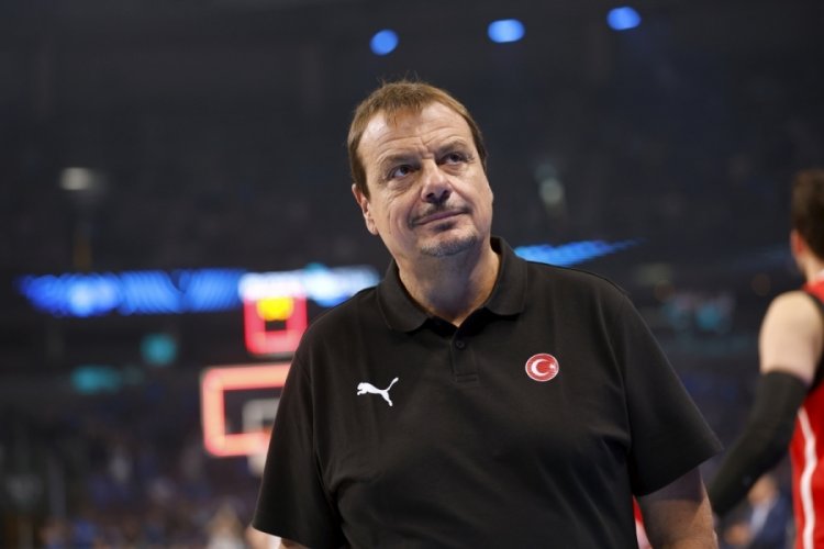 Ergin Ataman, Avrupa Şampiyonası'nın en iyi başantrenörü seçildi 