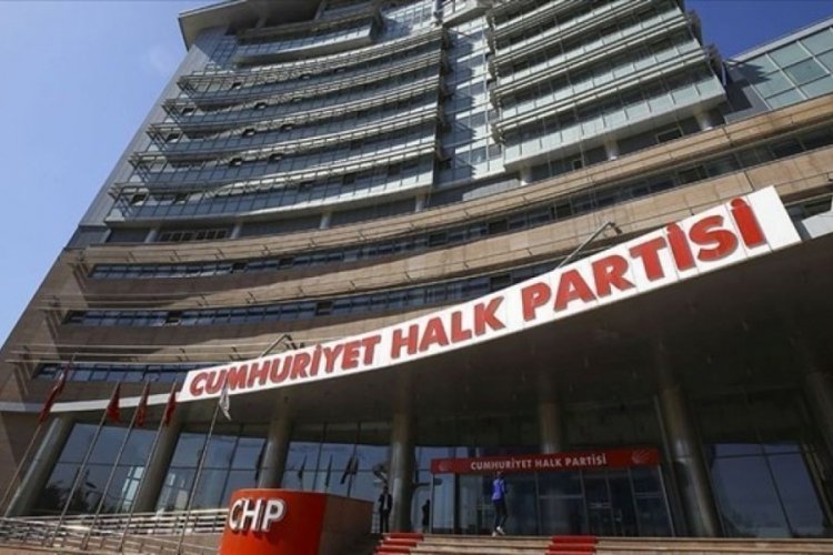 Özgür Özel genel merkezde A Takımı'nı topladı