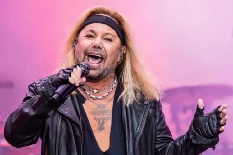  Ünlü şarkıcı Vince Neil felç geçirdiğini açıkladı 