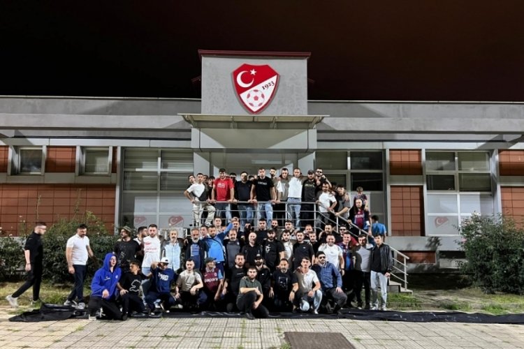 Trabzonspor taraftarları TFF'ye tepki gösterdi 
