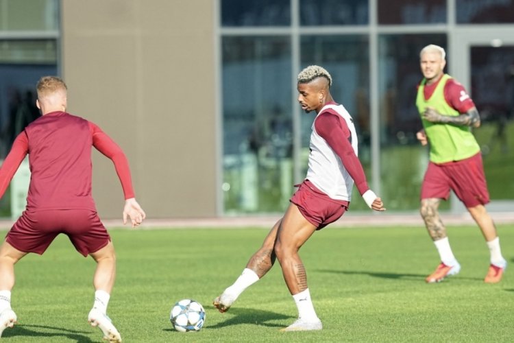 Galatasaray, Eintracht Frankfurt maçının hazırlıklarına başladı 
