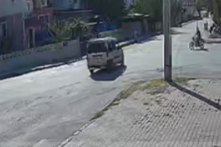 Motosiklet sürücüsünün öldüğü kaza güvenlik kamerasında
