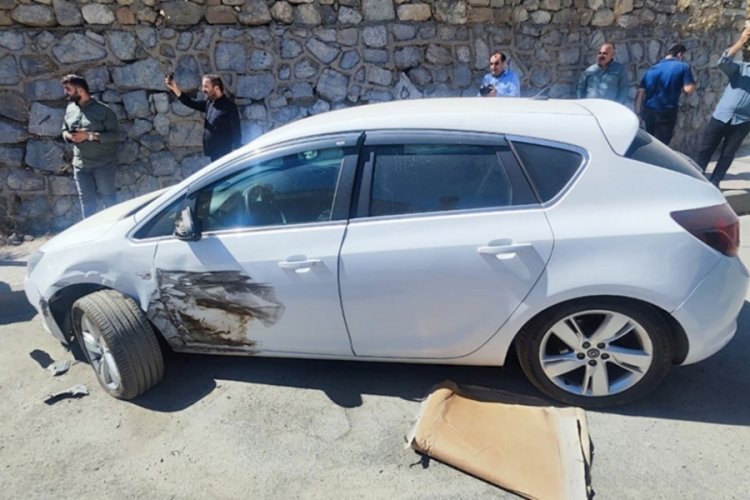 Freni boşalan çekici 5 araca çarptı; 3 yaralı 