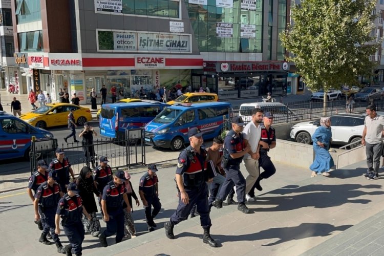 Evlat dehşeti: Babasını öldürdü!