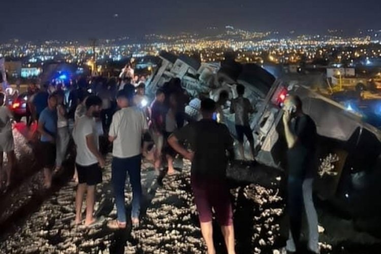 Freni patlayan kamyon devrildi, sürücü kayıplara karıştı 