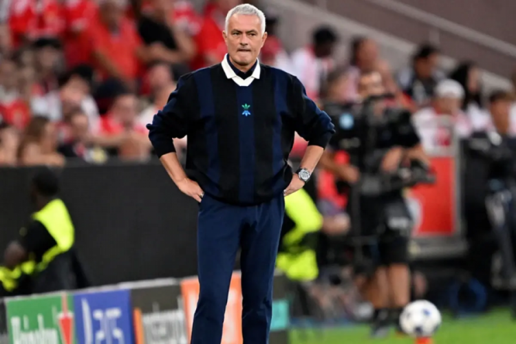 Fenerbahçe'nin hayallerini yıkan takımın başına geçiyor