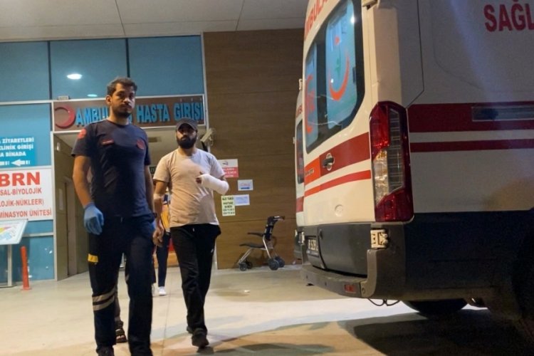 Bursa'da spiralle çamaşır makinesinin ayaklarını kesmek isterken kanlar içinde kaldı!