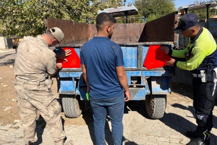 Kilis'te çiftçilere güvenli traktör kullanımı eğitimi verildi 