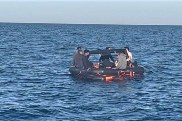 Çanakkale açıklarında 23 düzensiz göçmen kurtarıldı
