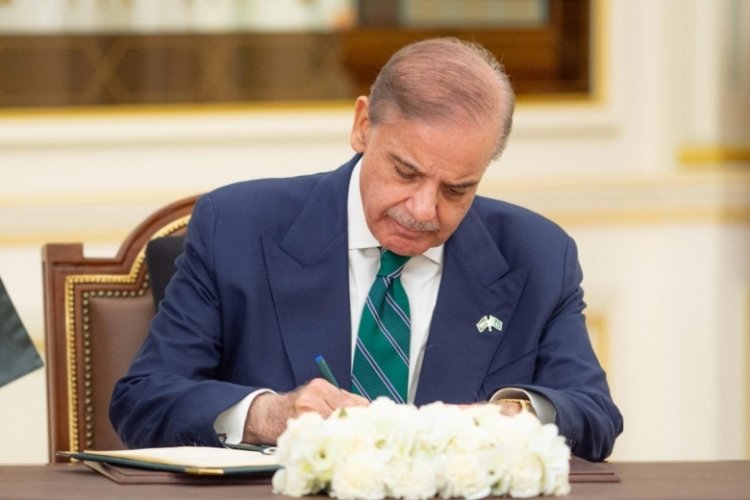 Pakistan Başbakanı Şerif, Suudi Arabistan'da
