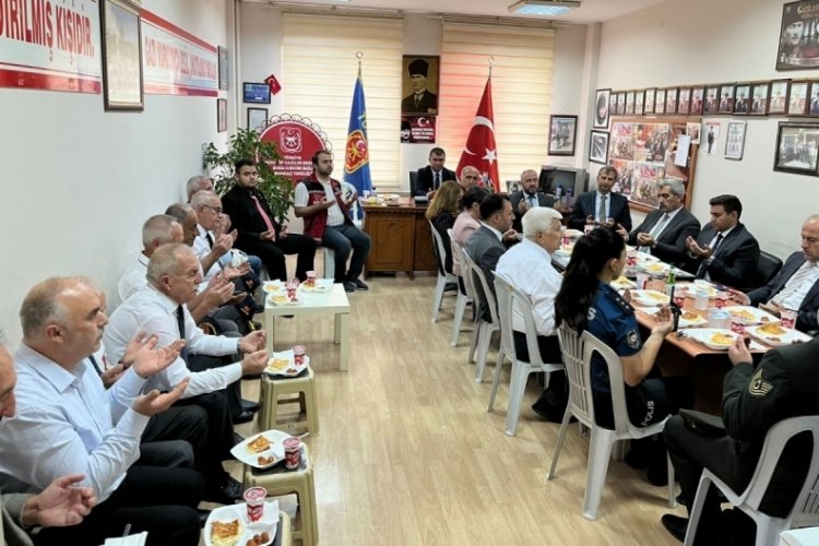 Kaymakam Karamehmetoğlu ve Protokol Gazi derneklerini ziyaret etti