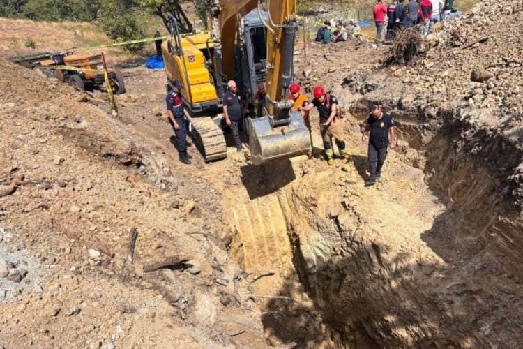 Manisa'da 2 çiftçi su kuyusu açmak istedi: Toprak altında kaldılar