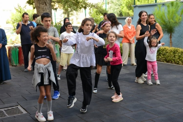 Nilüfer Belediyesi'nden engelli bireylere özel zumba etkinliği