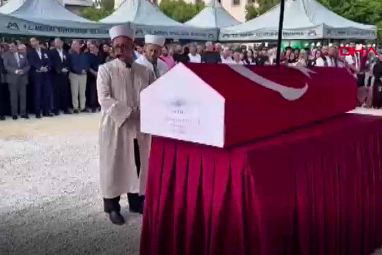 Görevi başında kalp krizi geçirip şehit olan uzman çavuş toprağa verildi
