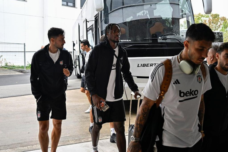 Beşiktaş kafilesi İzmir'e geldi 