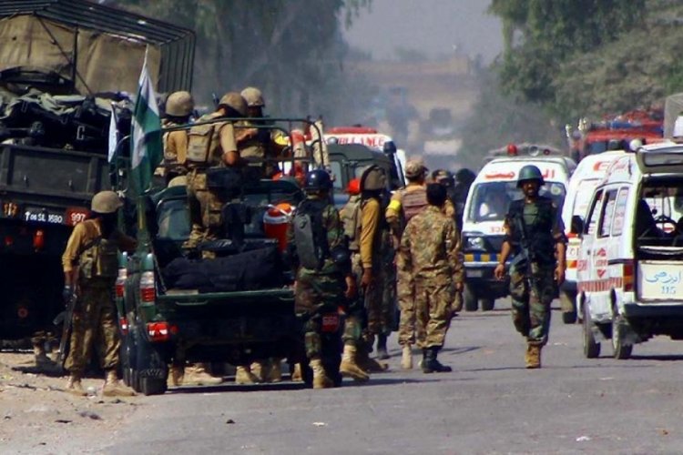 Pakistan'da meydana gelen patlamada 5 kişi hayatını kaybetti 