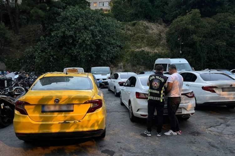 Hastanenin ambulans çıkışını kapatan taksiciye ceza
